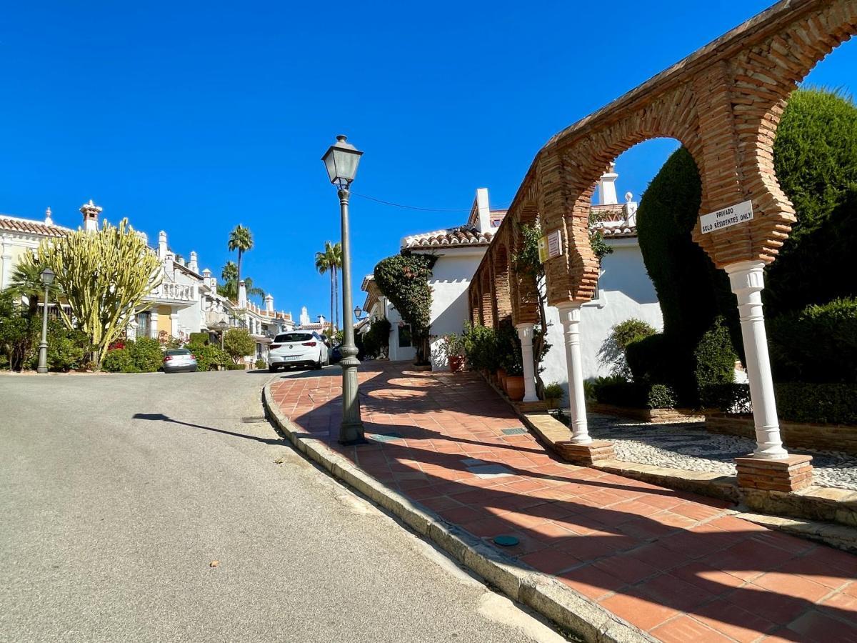 Semidetached Duplex Home At Puebla Aida, Mijas Golf With Pool, Golf And Sea Views Málaga Exterior foto